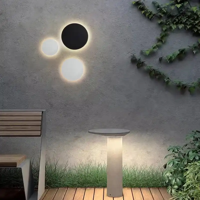 How to Choose Outdoor Wall Sconces for Curb Appeal